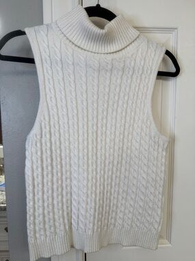 Evereve Ivory Cable Knit Sleeveless Turtleneck Sweater Vest